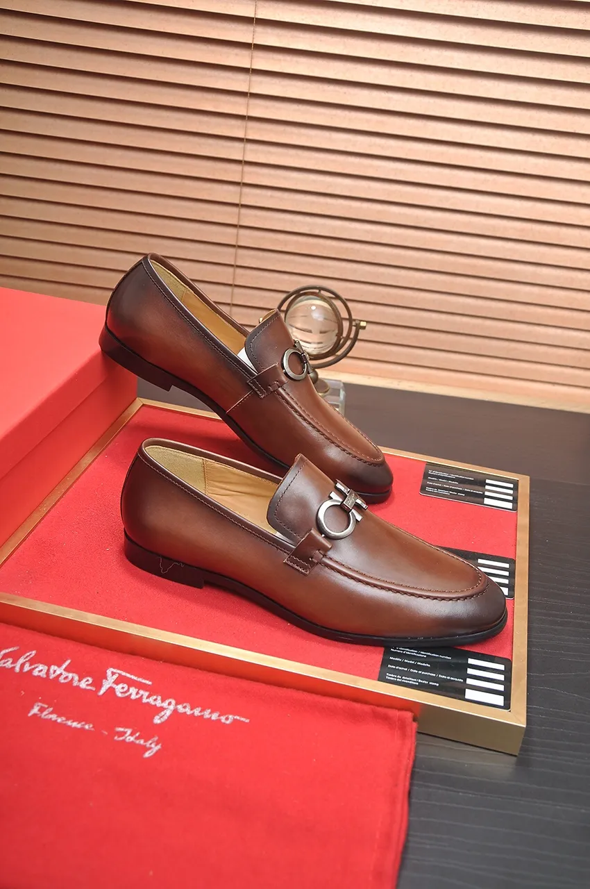 Men's shoes 💰520💶【Ferragamo/Ferragamo】The latest model in the counter. Original imported high-quality cowhide with open sides + imported 🐂 water-dyed cowhide lining + original luxury metal buckle + original combination outsole. No pressure for comparison. 38--45 (45 is custom-made and cannot be returned or exchanged)